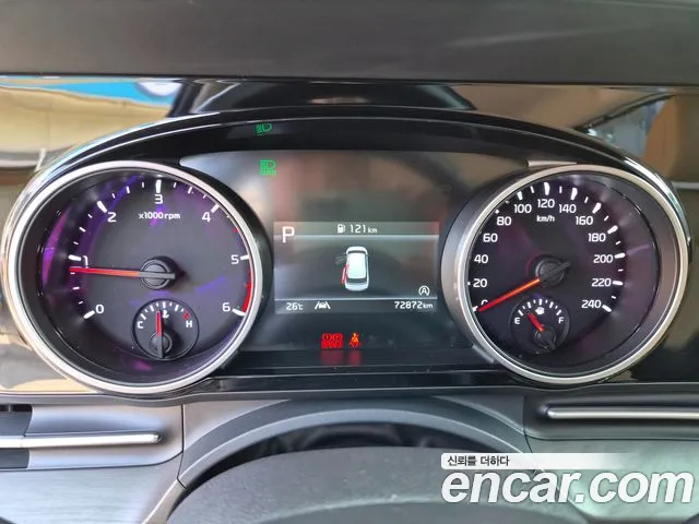 Kia Carnival 2021 thumb 10