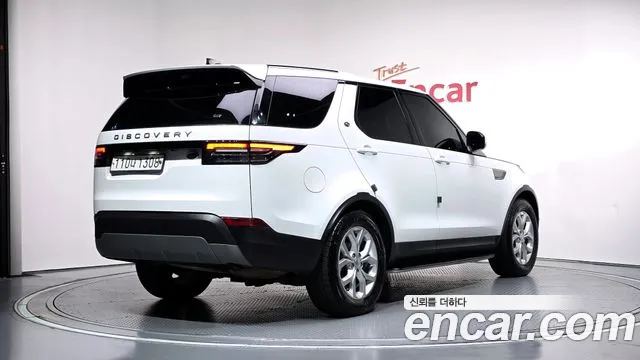Land Rover Discovery 2019 thumb 2