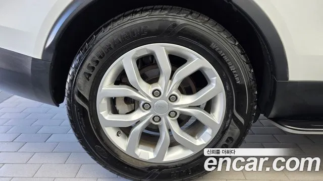 Land Rover Discovery 2019 thumb 5