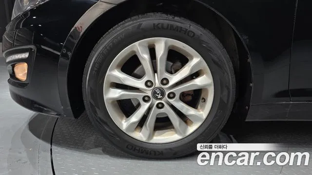 Kia K5 2010 thumb 5