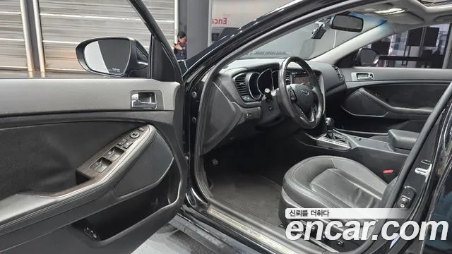 Kia K5 2010 thumb 10