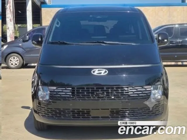 Hyundai Staria 2025 thumb 3