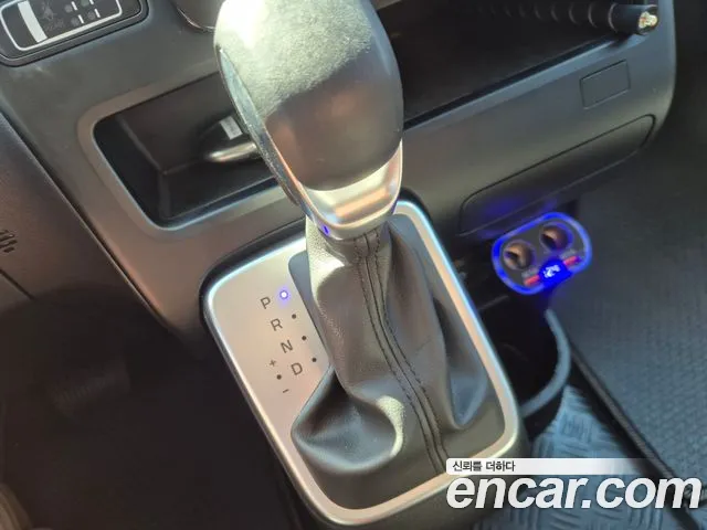 Hyundai Staria 2025 thumb 9