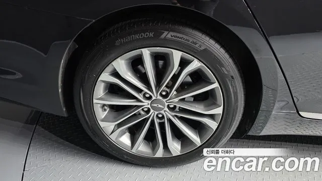 Hyundai Genesis 2013 thumb 4
