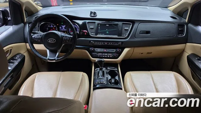 Kia Carnival 2015 thumb 7