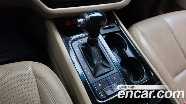 Kia Carnival 2015 thumb 9