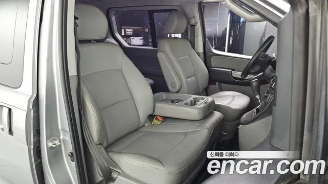 Hyundai Starex 2019 thumb 10