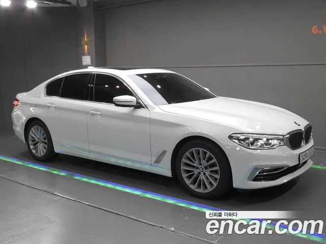 BMW 5-Series 2020 thumb 12