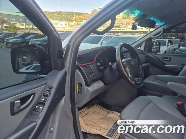 Hyundai Starex 2019 thumb 10