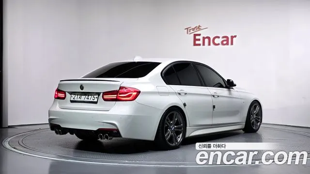 BMW 3-Series 2018 thumb 2