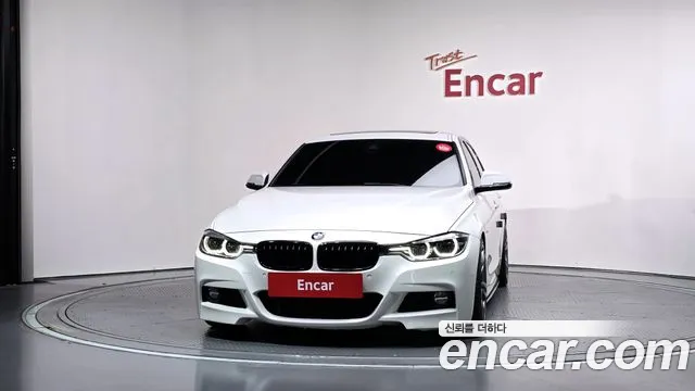 BMW 3-Series 2018 thumb 3