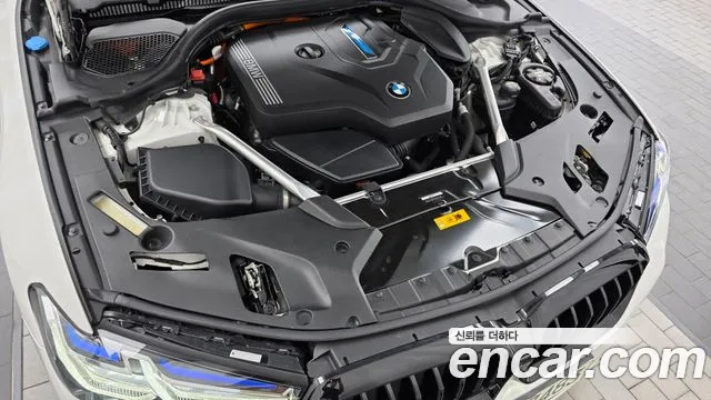 BMW 5-Series 2021 thumb 6