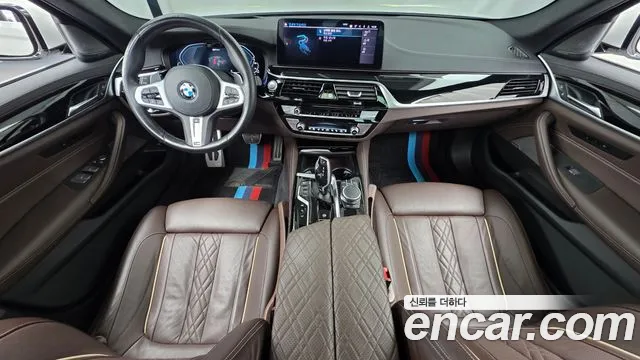 BMW 5-Series 2021 thumb 7