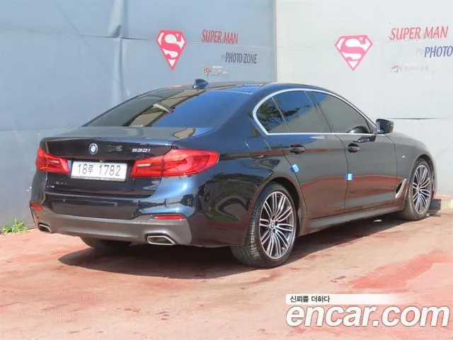 BMW 5-Series 2019 thumb 3