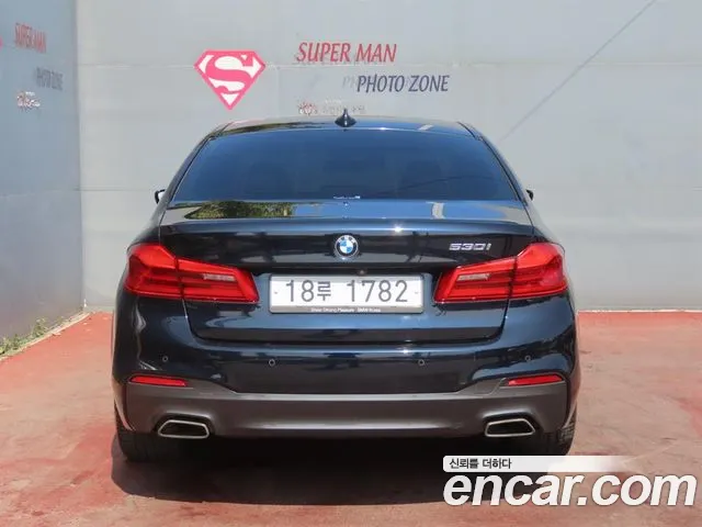 BMW 5-Series 2019 thumb 4