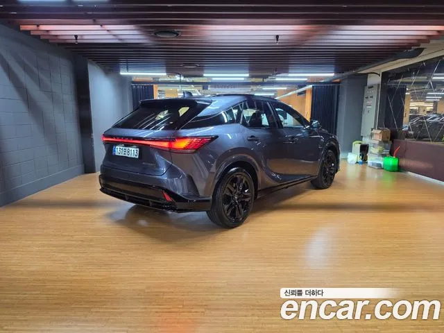 Lexus RX 2025 thumb 2