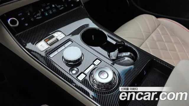 Genesis GV70 2025 thumb 8