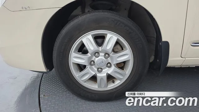 Kia Carens 2011 thumb 5