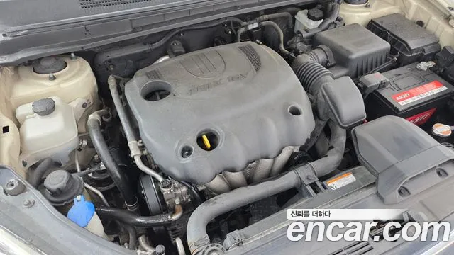 Kia Carens 2011 thumb 6