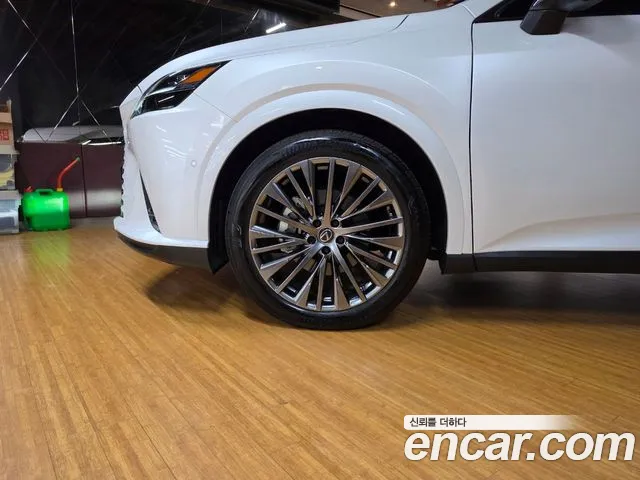 Lexus RX 2025 thumb 5