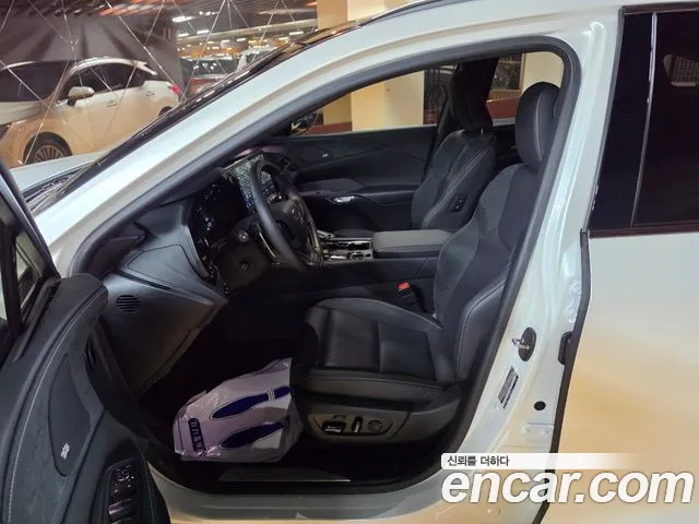 Lexus RX 2025 thumb 10