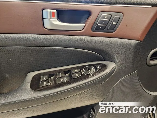 Hyundai Genesis 2012 thumb 8