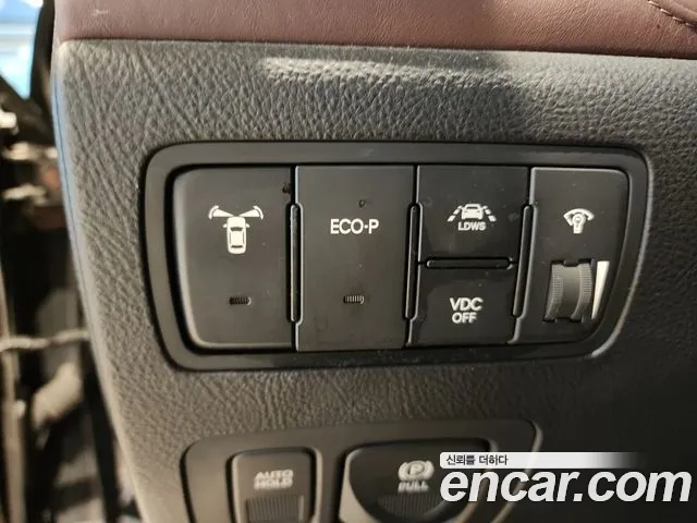 Hyundai Genesis 2012 thumb 10