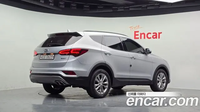 Hyundai Santa Fe 2016 thumb 2