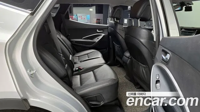 Hyundai Santa Fe 2016 thumb 12