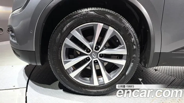 Renault-KoreaSamsung Koleos 2017 thumb 5