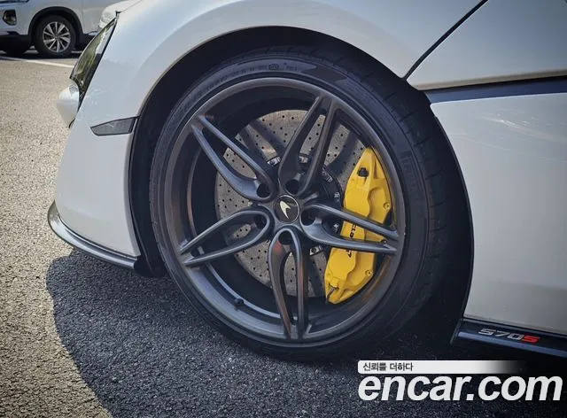 Mclaren 570S 2019 thumb 6