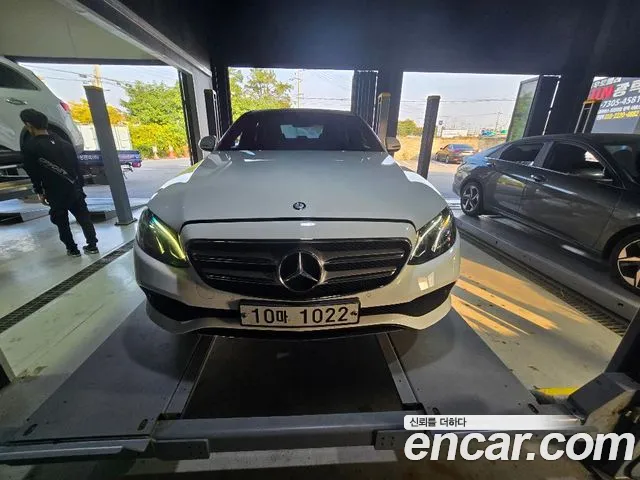 Mercedes-Benz E-Класс 2017 thumb 5