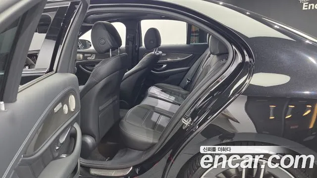Mercedes-Benz E-Класс 2021 thumb 11