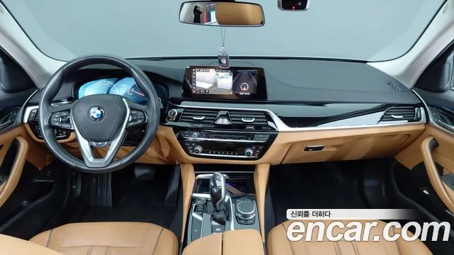 BMW 5-Series 2019 thumb 6