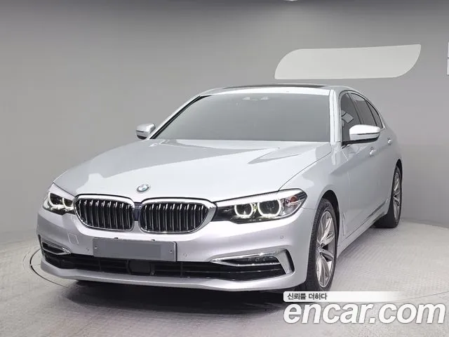 BMW 5-Series 2019 thumb 12