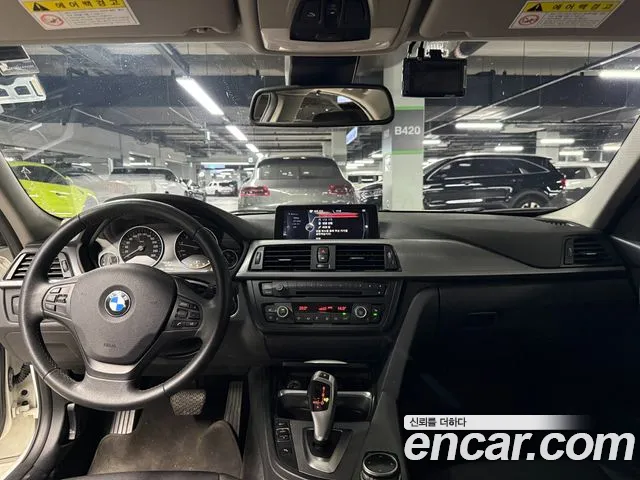 BMW 3-Series 2014 thumb 10