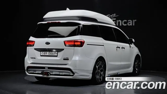 Kia Carnival 2016 thumb 2