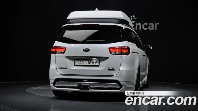 Kia Carnival 2016 thumb 4
