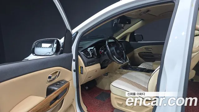 Kia Carnival 2016 thumb 10