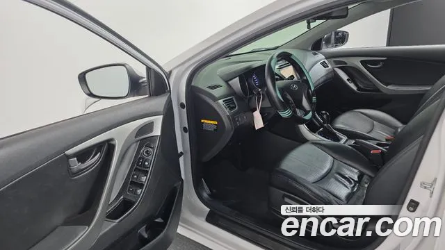 Hyundai Avante 2013 thumb 10