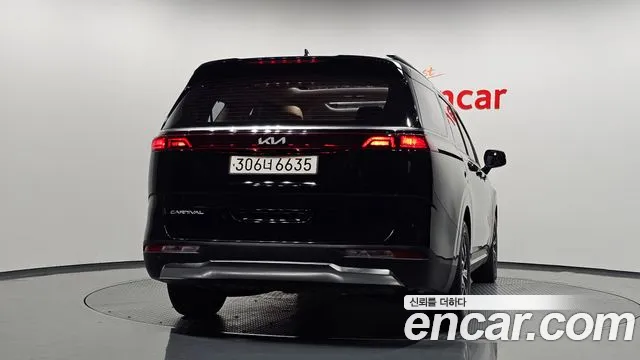 Kia Carnival 2021 thumb 3