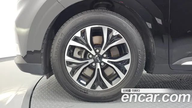 Kia Carnival 2021 thumb 4