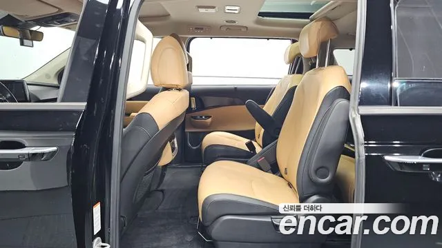 Kia Carnival 2021 thumb 11