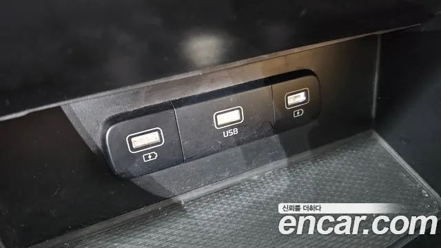 Kia Carnival 2021 thumb 12