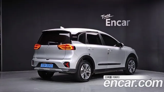 Kia Niro 2022 thumb 2