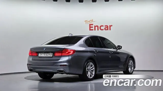 BMW 5-Series 2017 thumb 2