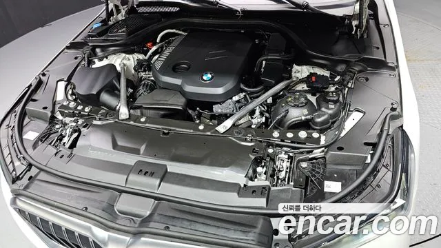 BMW 5-Series 2024 thumb 6