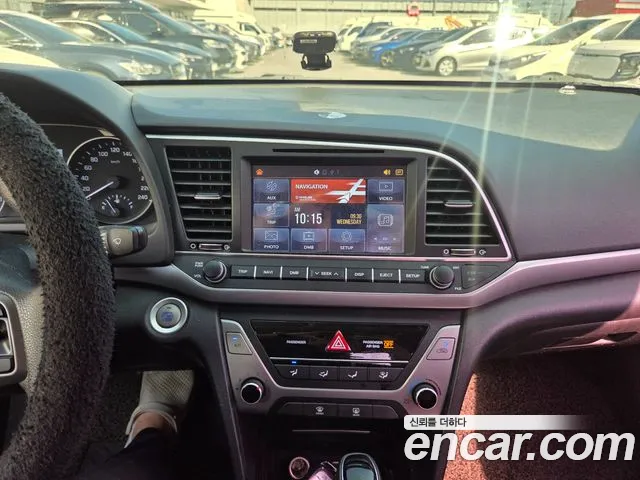 Hyundai Avante 2017 thumb 9