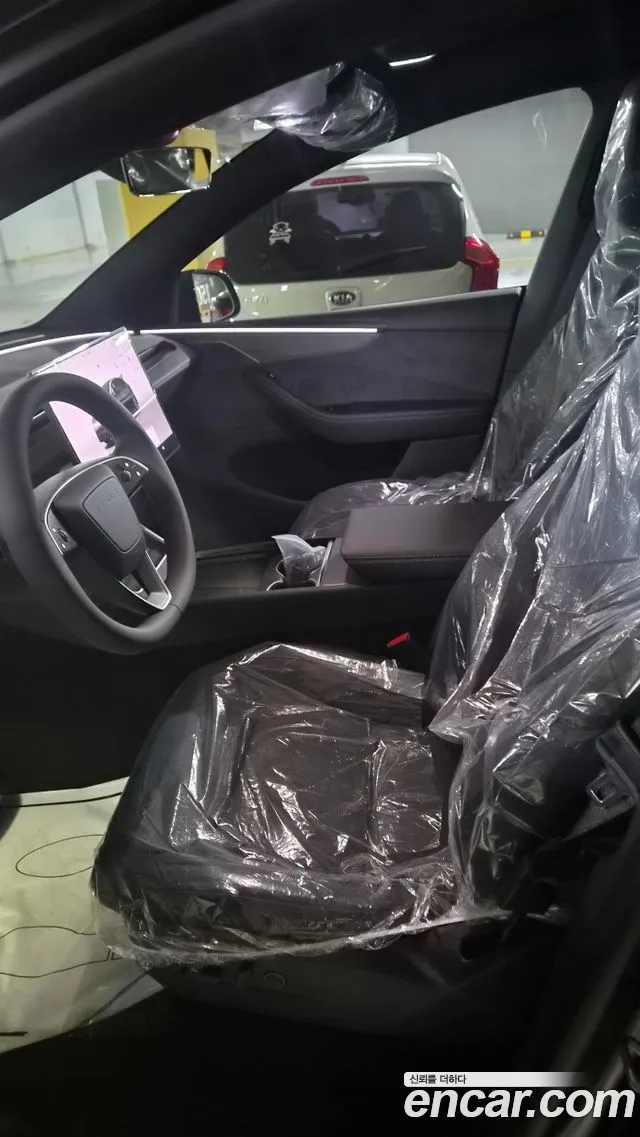 Tesla Model Y 2026 thumb 4