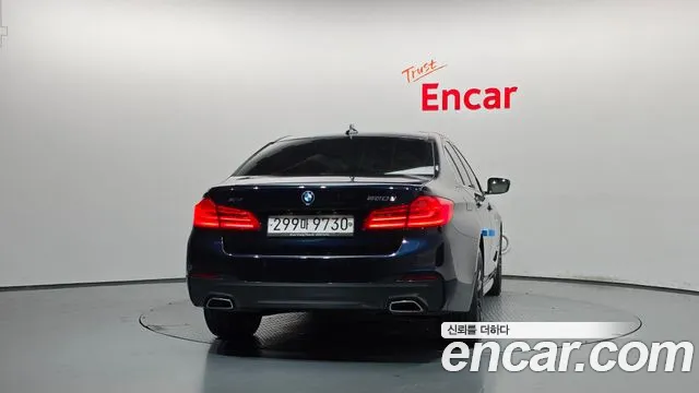 BMW 5-Series 2018 thumb 4